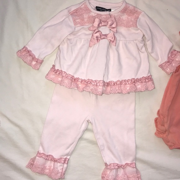 Baby girl 9 months clothes - Picture 2 of 3